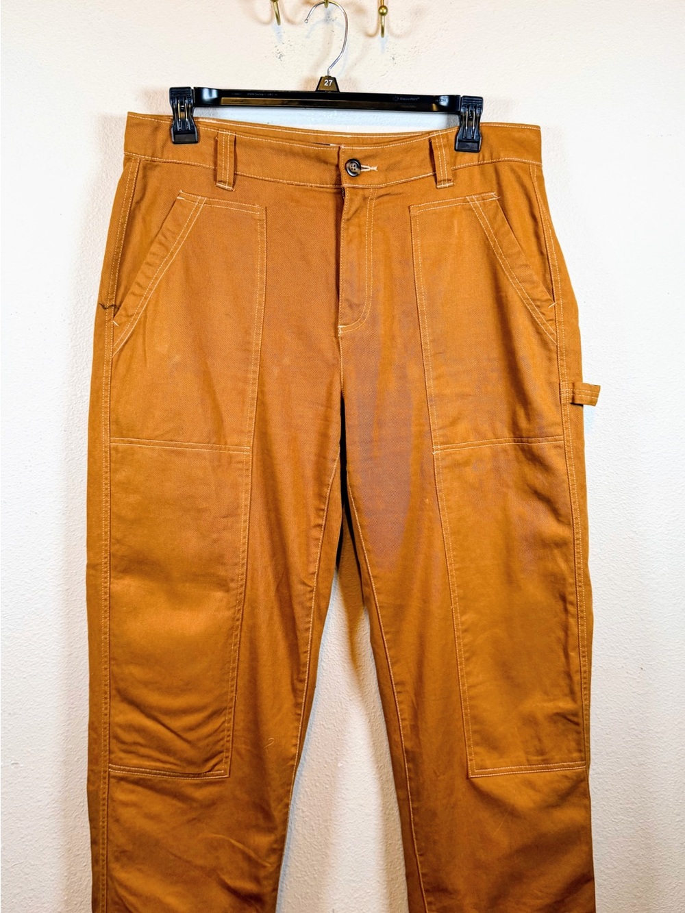 Old Navy Women’s High Ruse Straight Cargo Pants in Caramel With White Stitches.